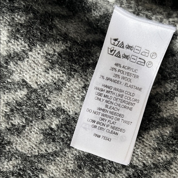 Ellen Tracy Charcoal Houndstooth Jacket - Picture 3 of 6